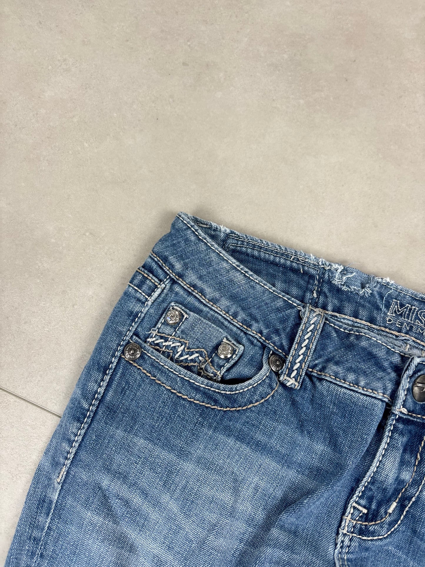 Miss Me Low Waist Straight Leg Jeans · W28