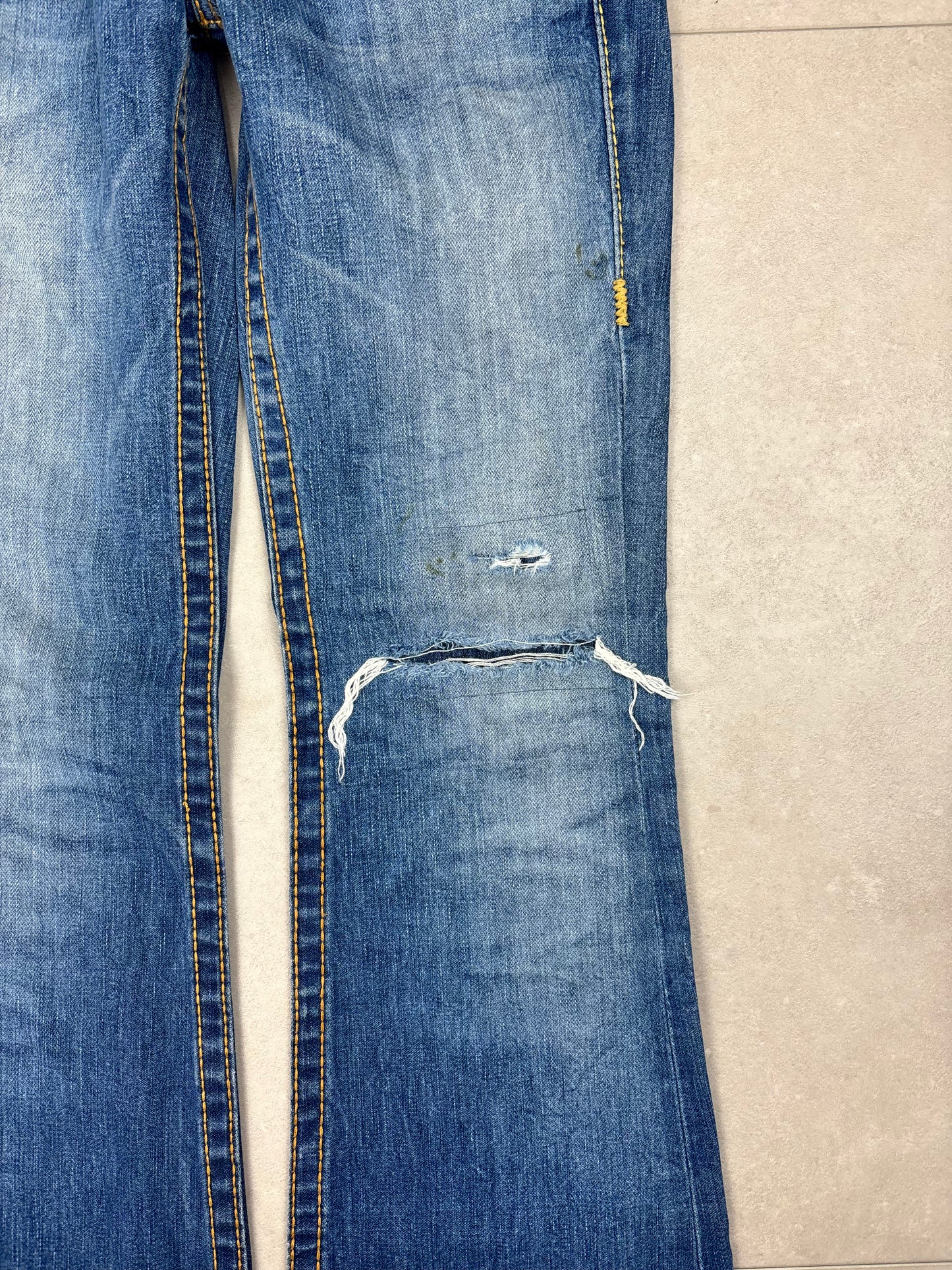 True Religion Low Waist Flare Bootcut Jeans · W27