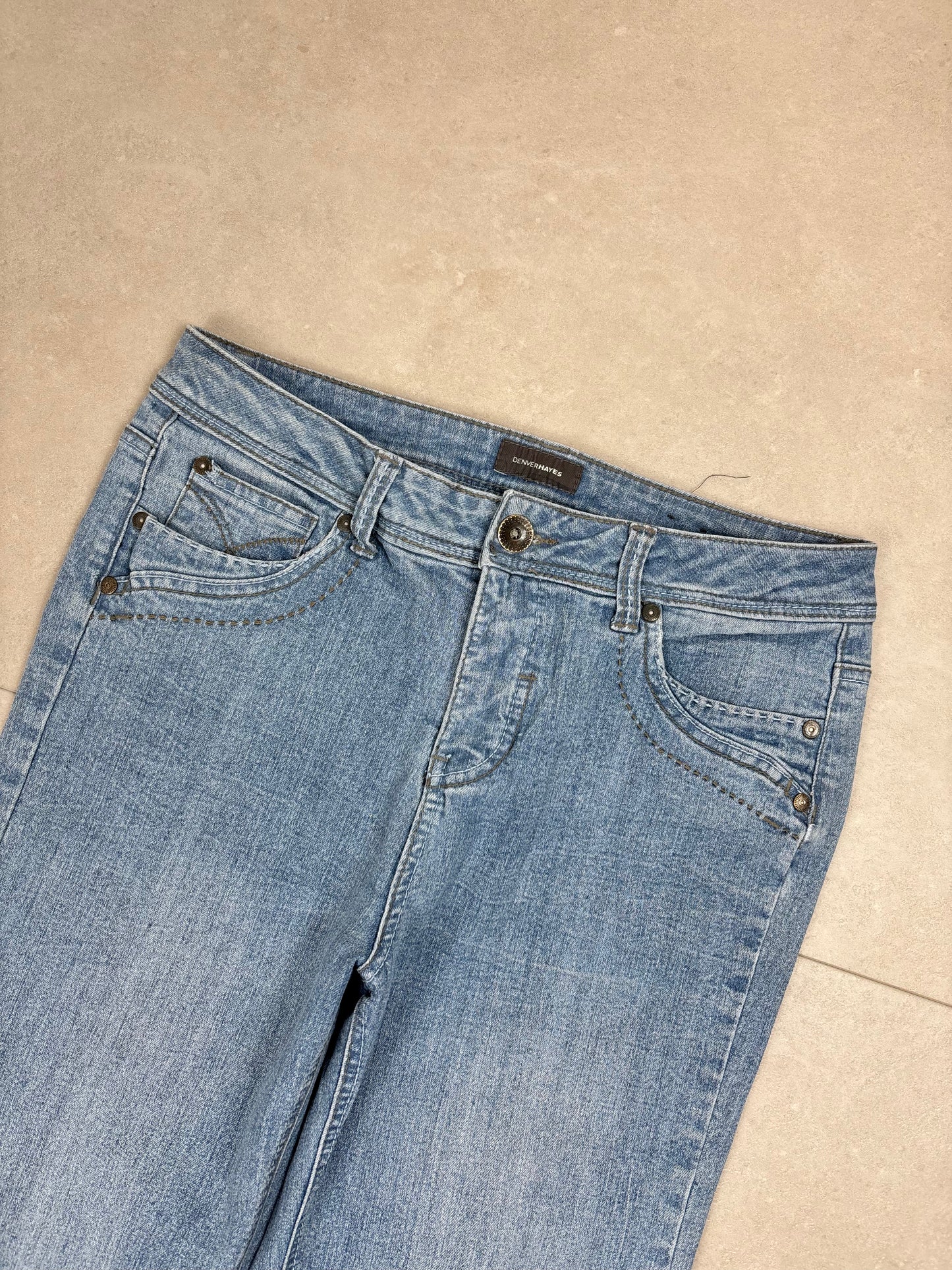 2000s Vintage Mid Waist Flared Jeans · M