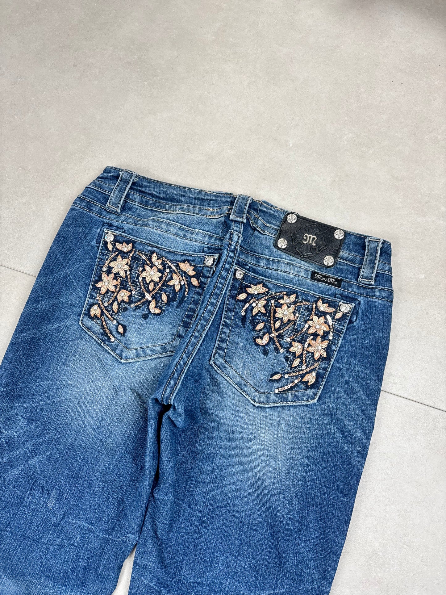 Miss Me Low-Mid Waist Bootcut Flared Jeans · M