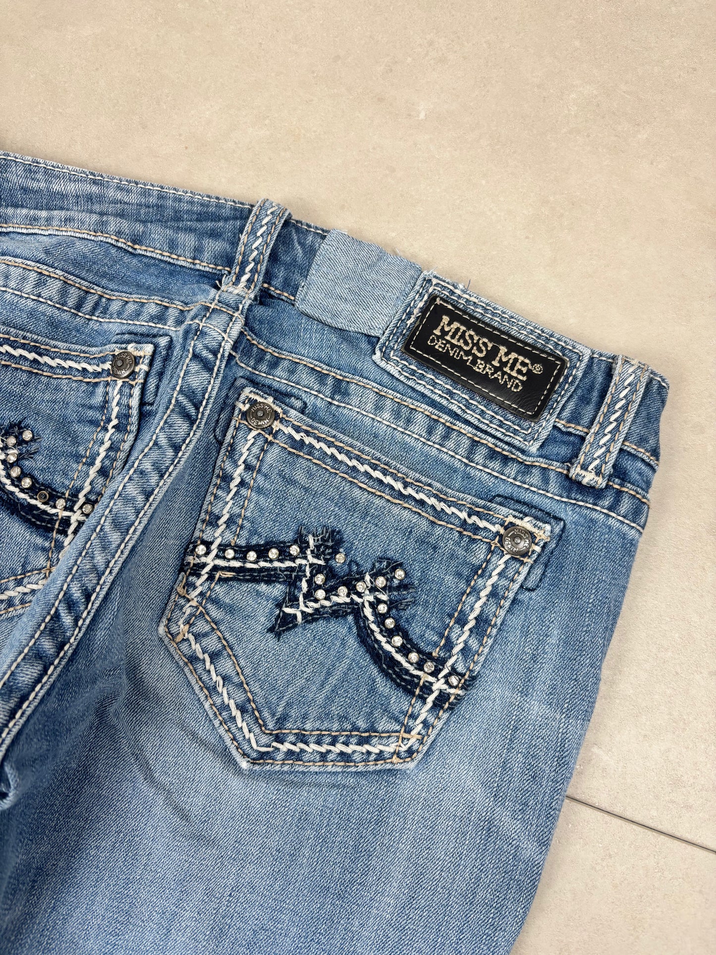 Miss Me Low Waist Straight Leg Jeans · W28