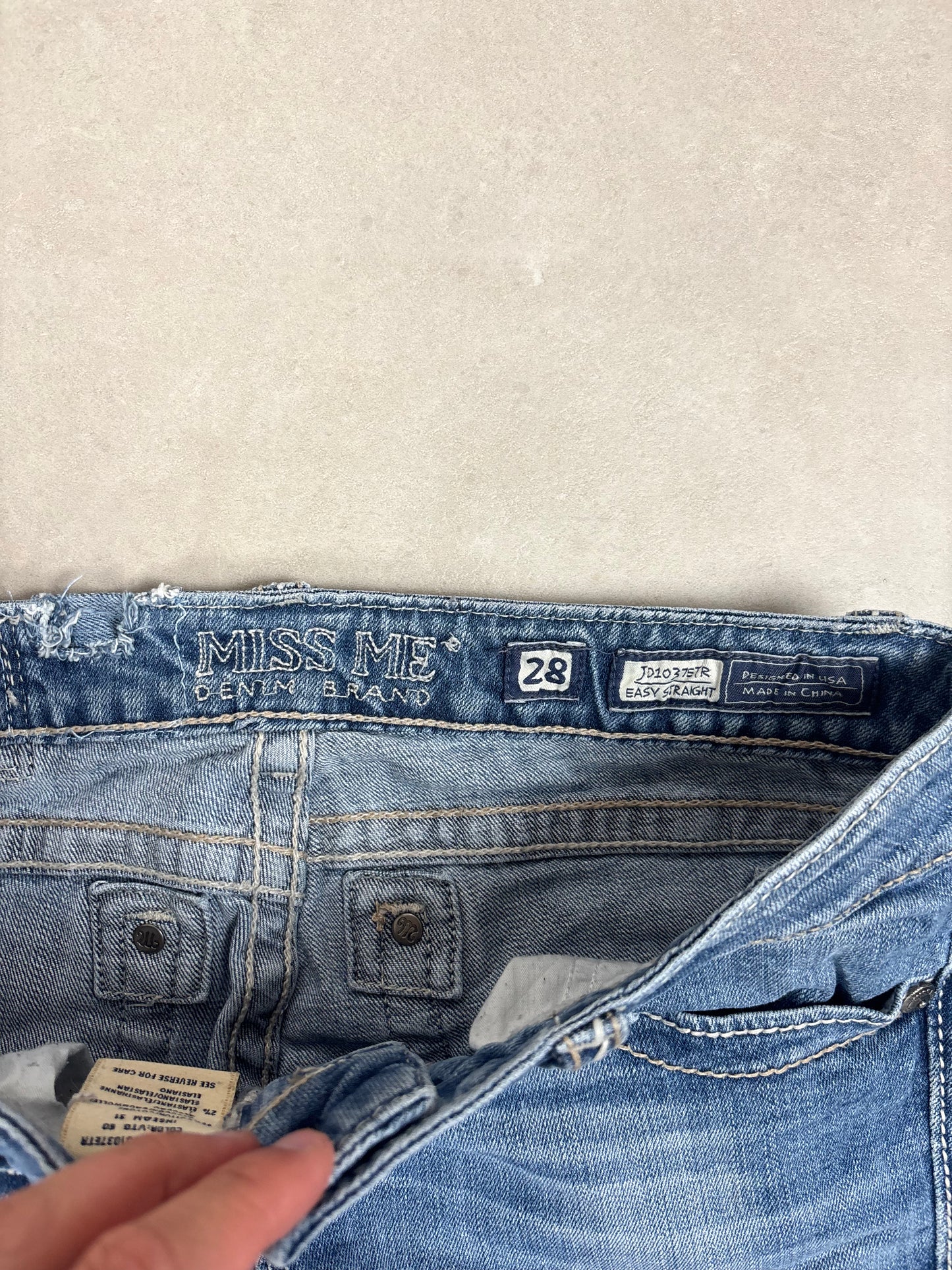 Miss Me Low Waist Straight Leg Jeans · W28