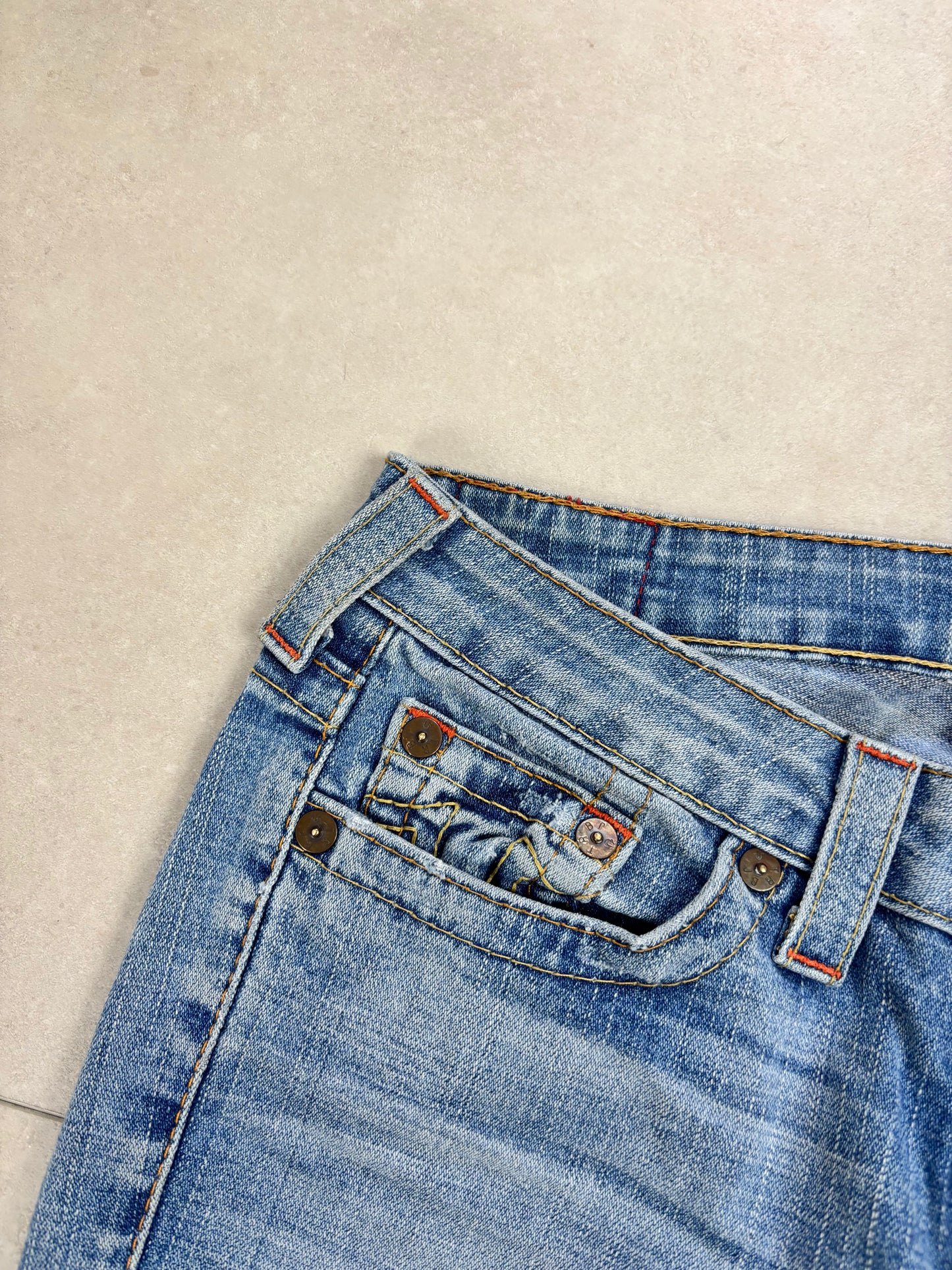 True Religion Low Waist Flare Bootcut Jeans Blau · W28