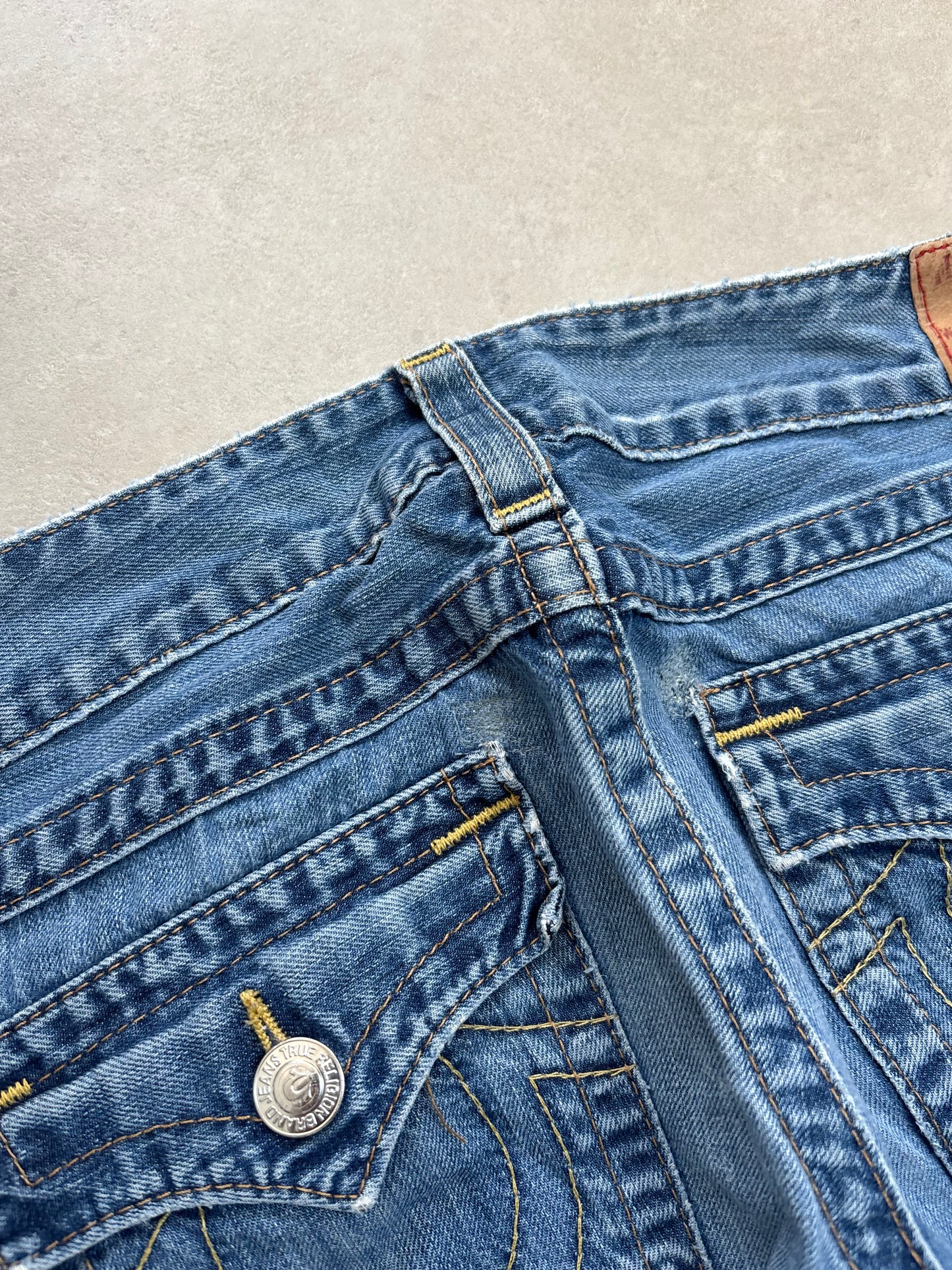 True Religion Low Waist Flare Bootcut Jeans Blau · W31