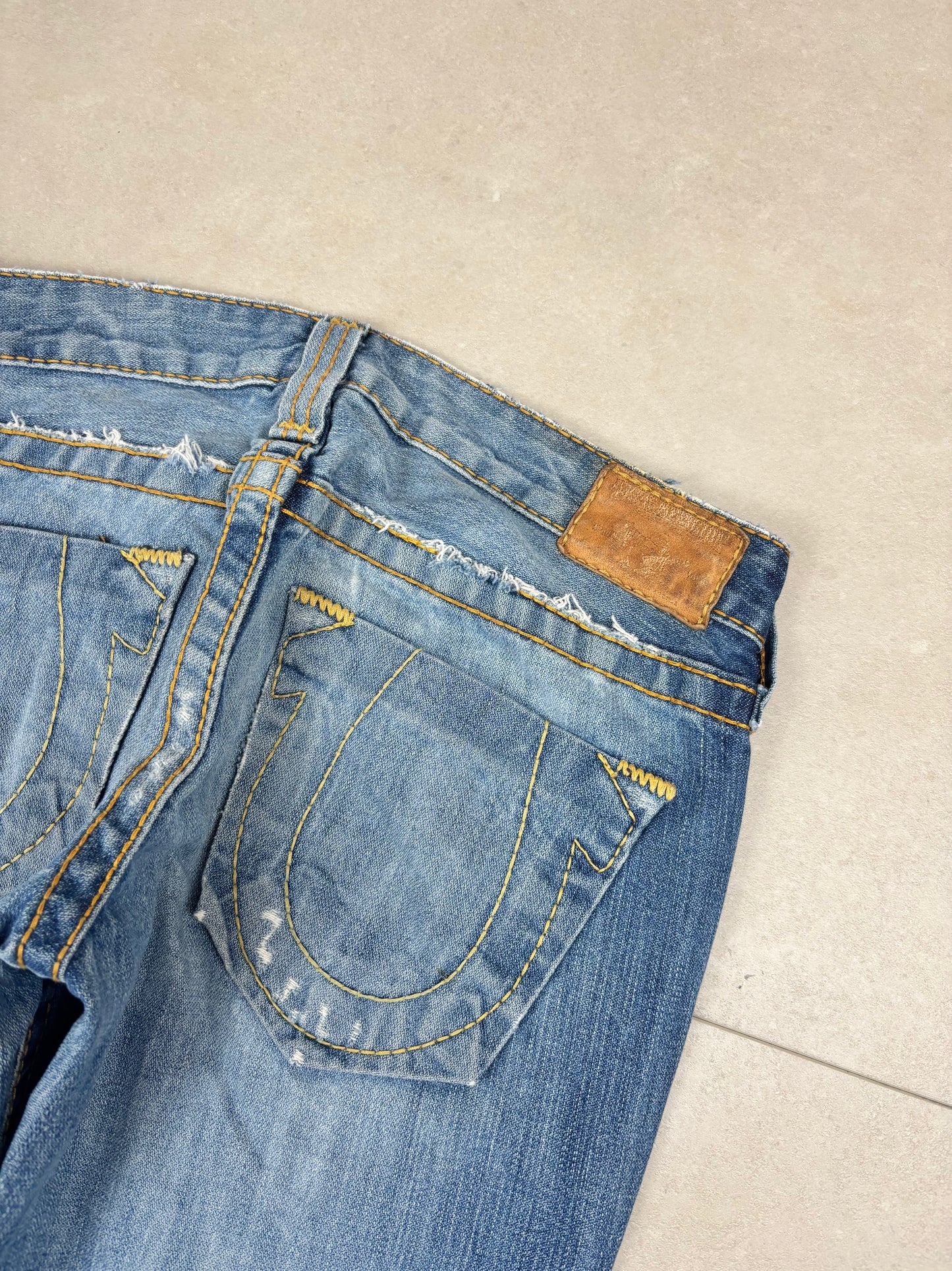 True Religion Low Waist Flare Bootcut Jeans · W27