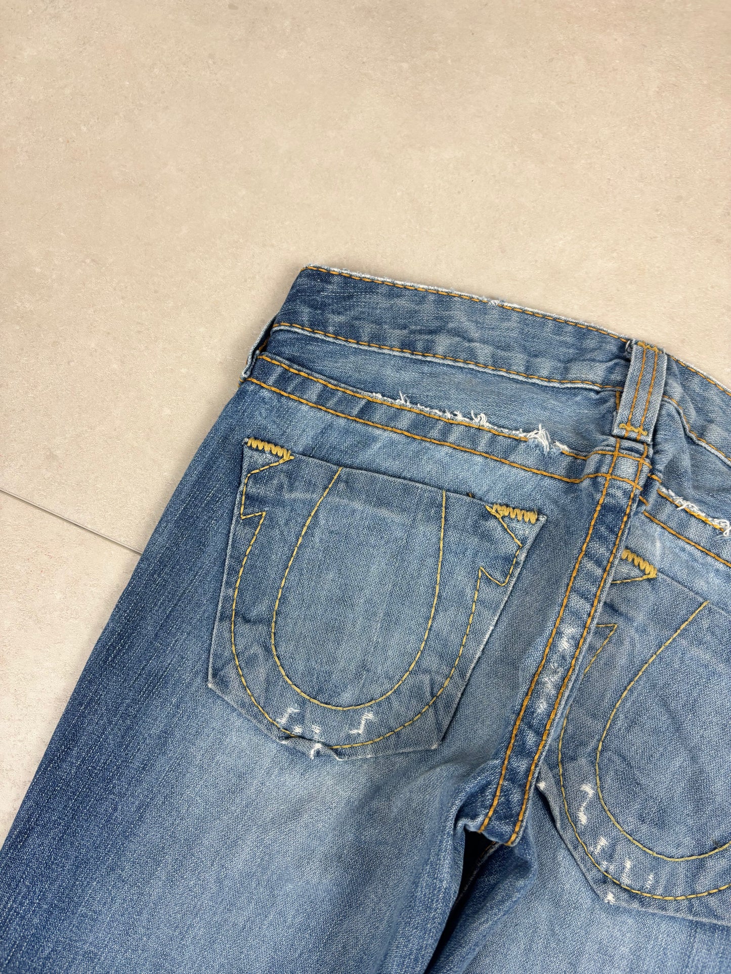 True Religion Low Waist Flare Bootcut Jeans · W27